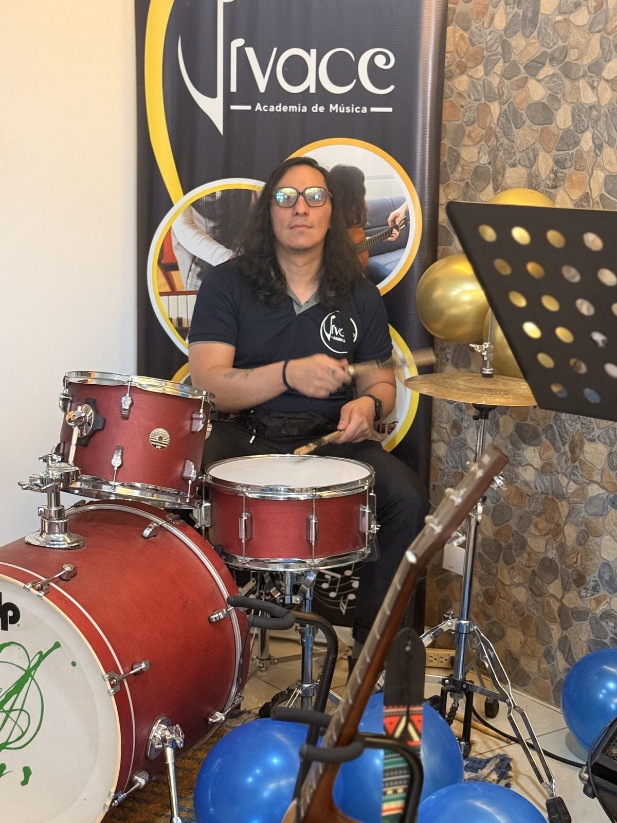 Santiago, profesor en Academia Vivace